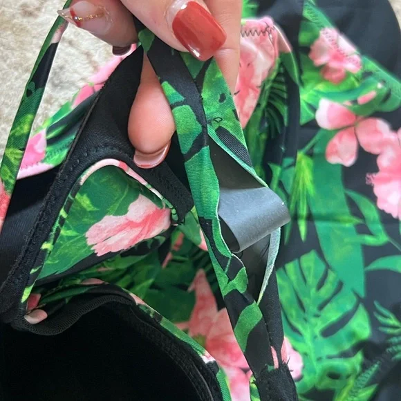 Balance Collections Women’s Size Small - Picture 9 of 9